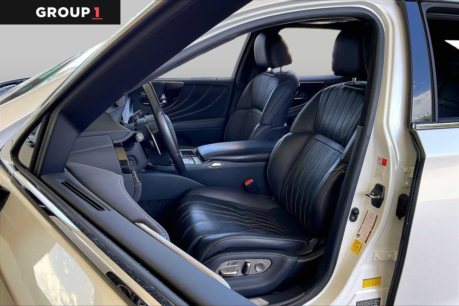 Used 2022 Lexus LS 500 w/ Interior Upgrade Package RWD image 7
