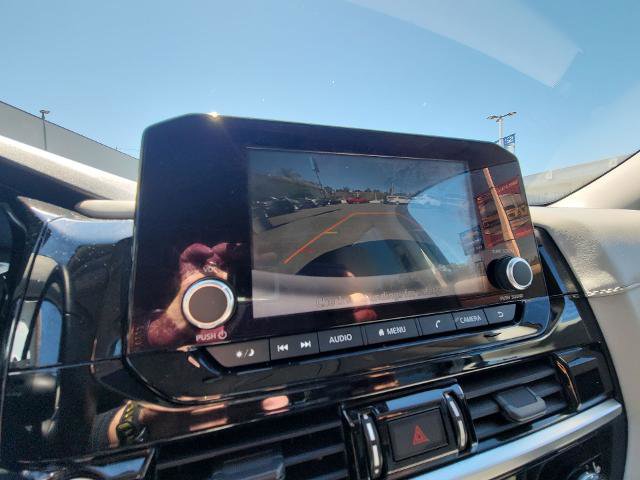 Used 2022 Nissan Pathfinder SV image 14