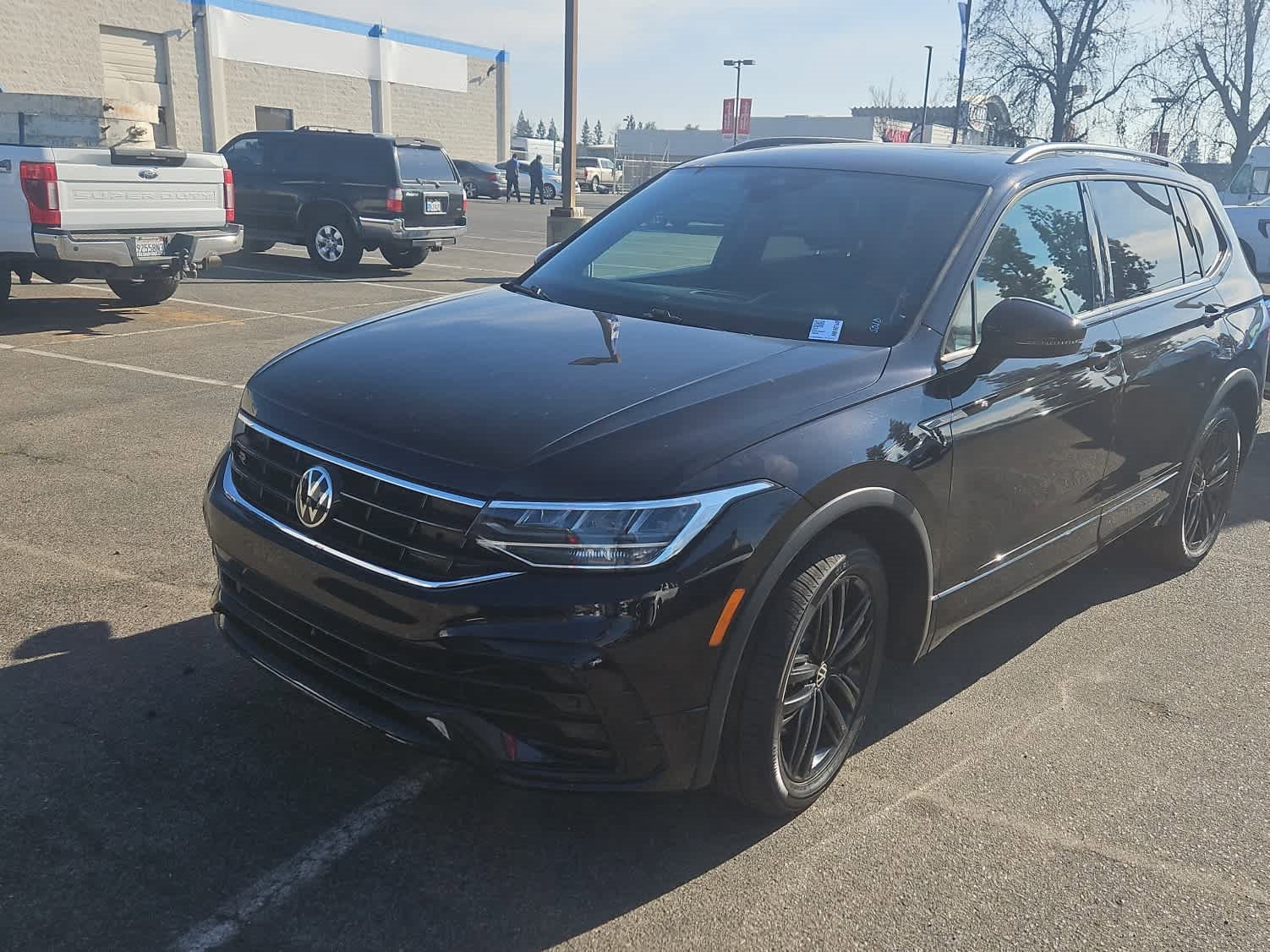 Used 2022 Volkswagen Tiguan SE R-Line