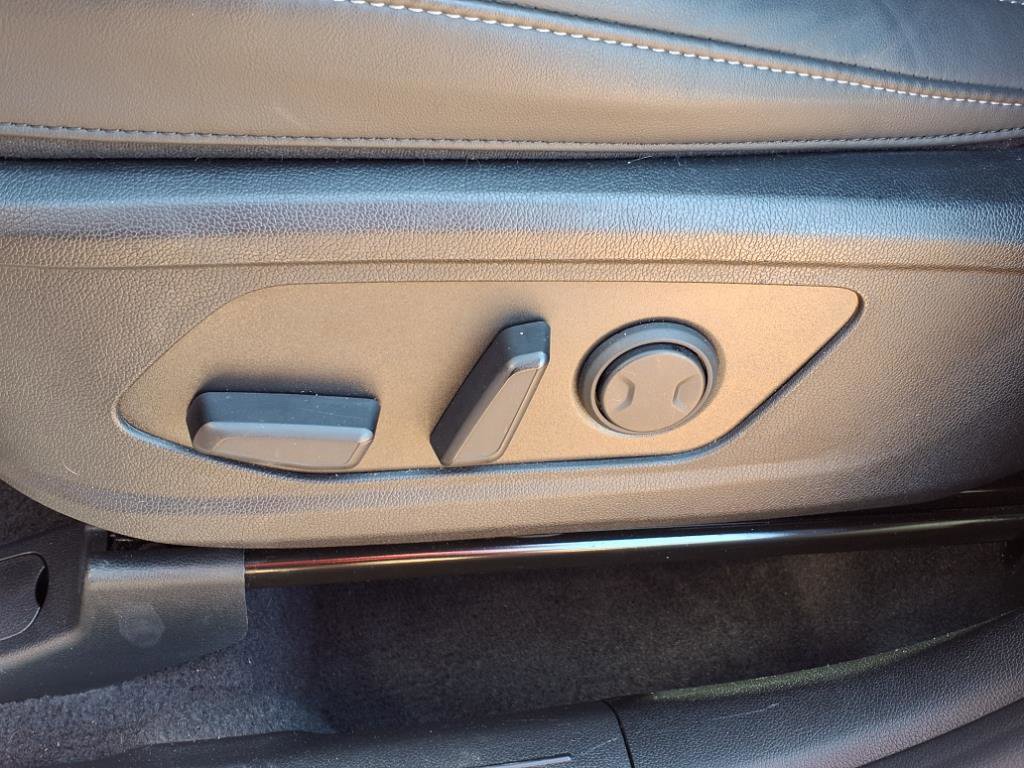 Used 2025 Kia Sorento S image 5