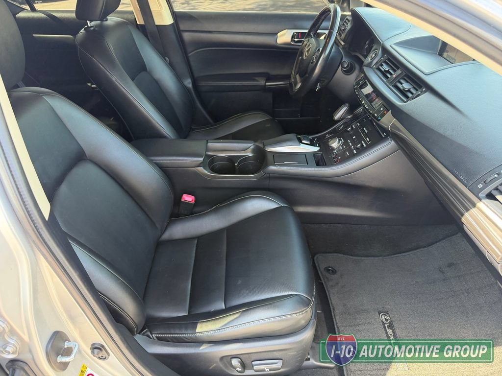 Used 2015 Lexus CT 200h w/ Navigation Package FWD image 30