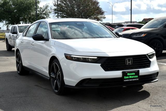 Used 2025 Honda Accord Sport image 2