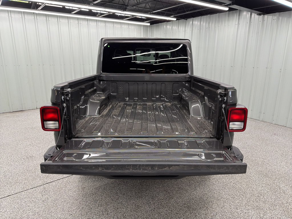 New 2026 Jeep Gladiator Sport AWD/4WD image 8