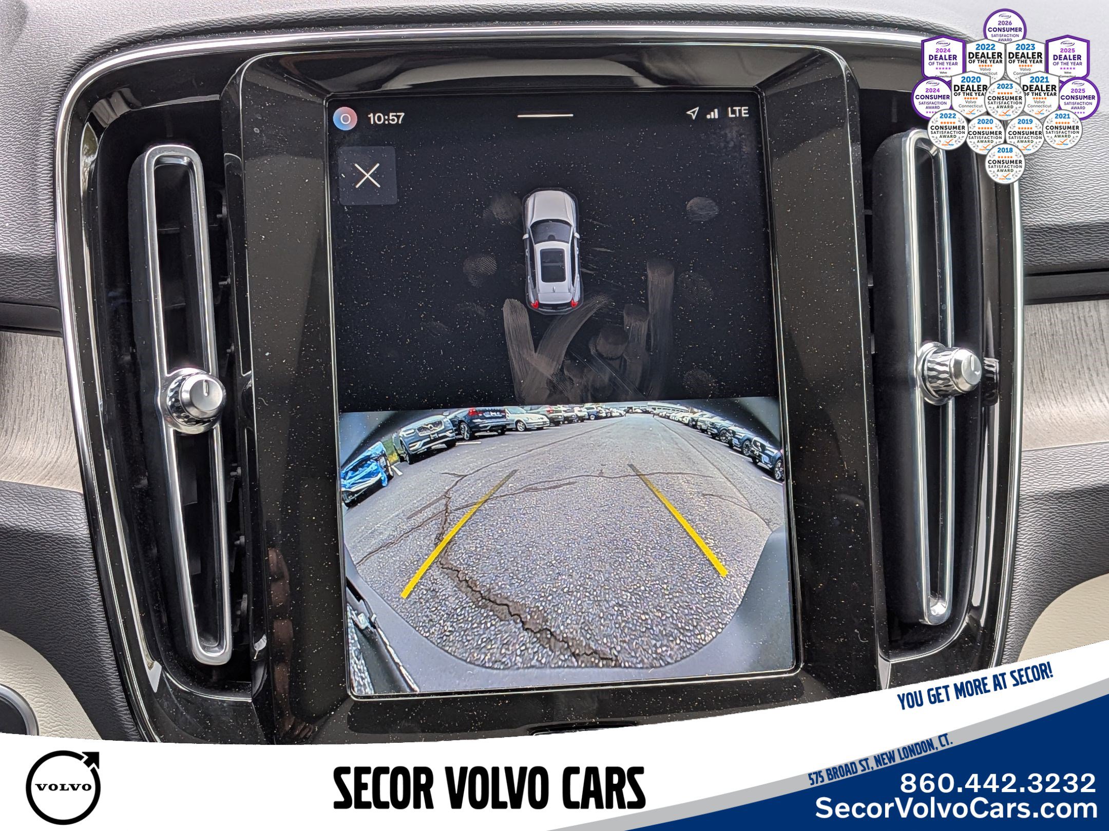 Certified 2023 Volvo XC40 B5 Plus w/ Driver Assist Package AWD/4WD image 25