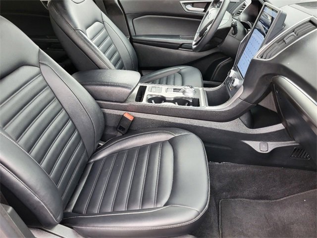 Used 2022 Ford Edge SEL image 16