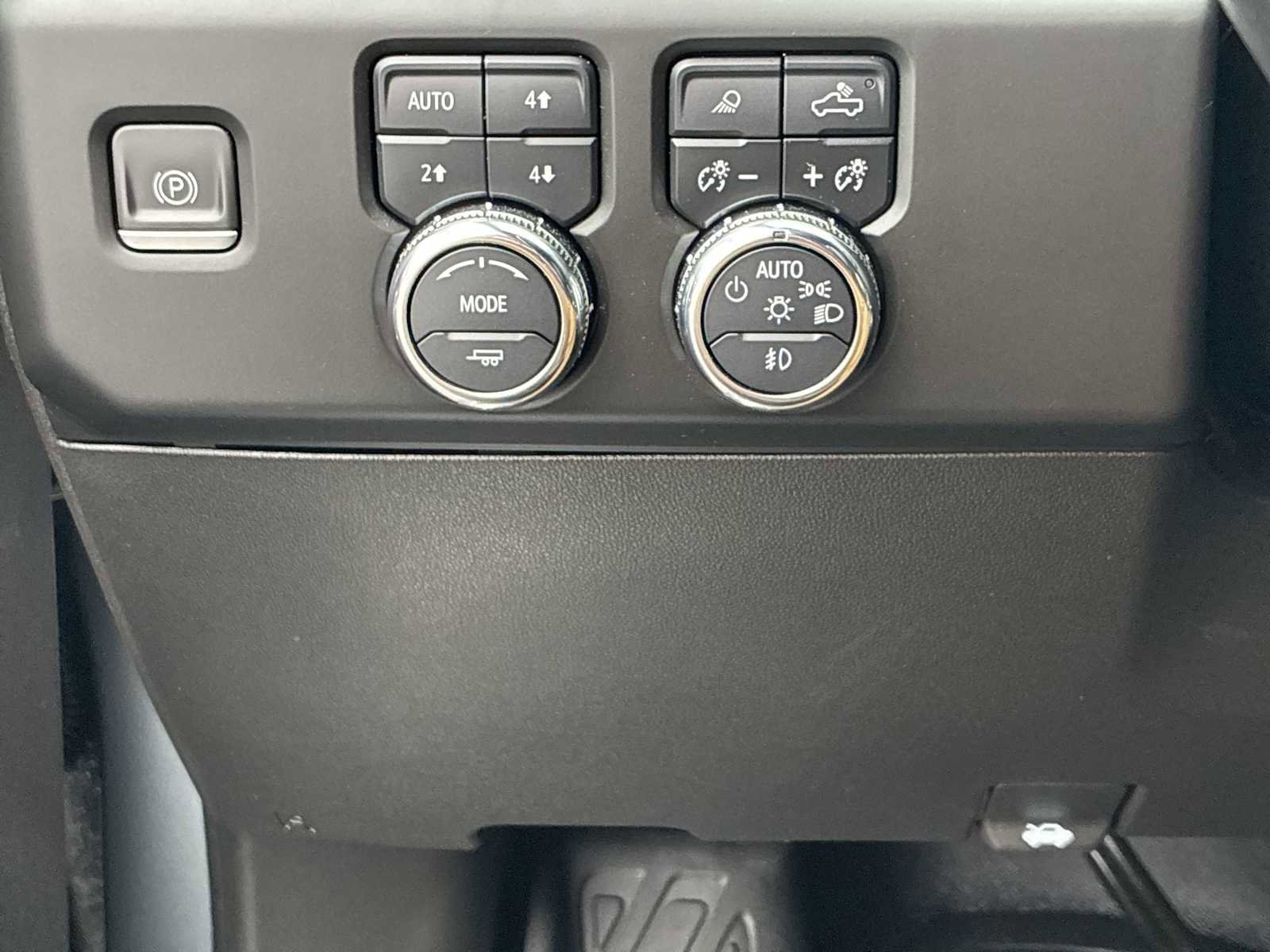 Used 2023 GMC Sierra 1500 AT4 w/ AT4 Premium Package image 18