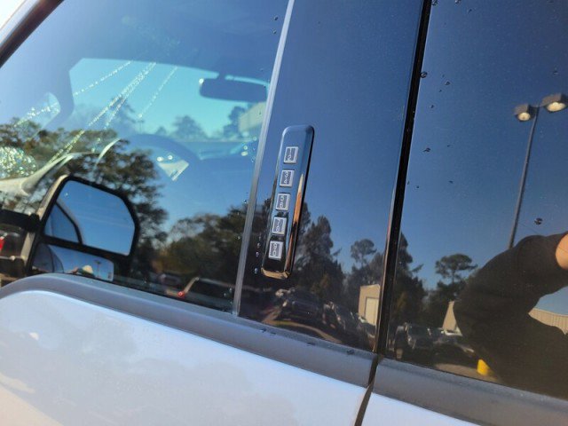 Used 2022 Ford F350 Lariat w/ Lariat Ultimate Package image 10