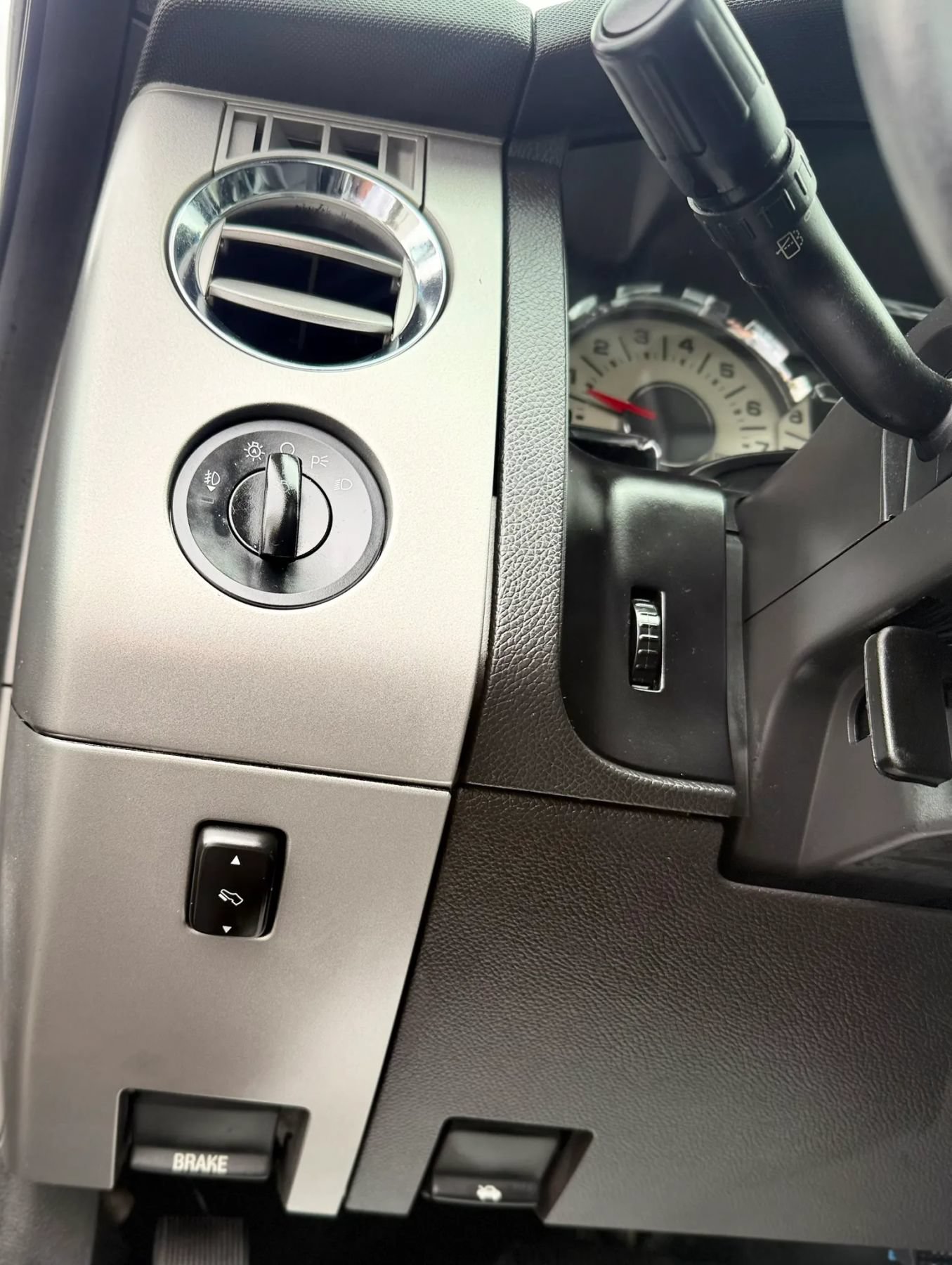 Used 2012 Ford Expedition Limited AWD/4WD image 21
