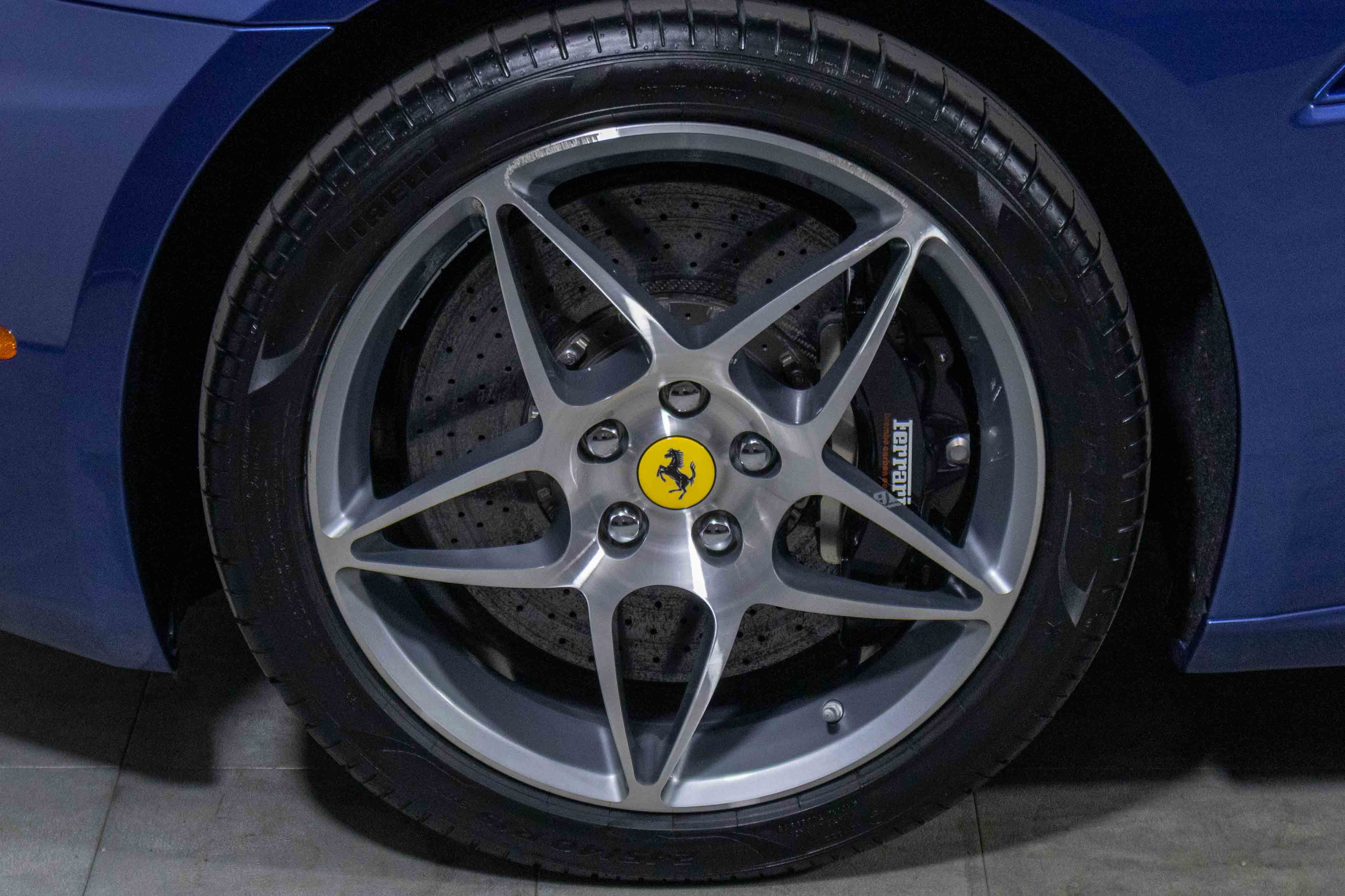 Used 2010 Ferrari California image 23