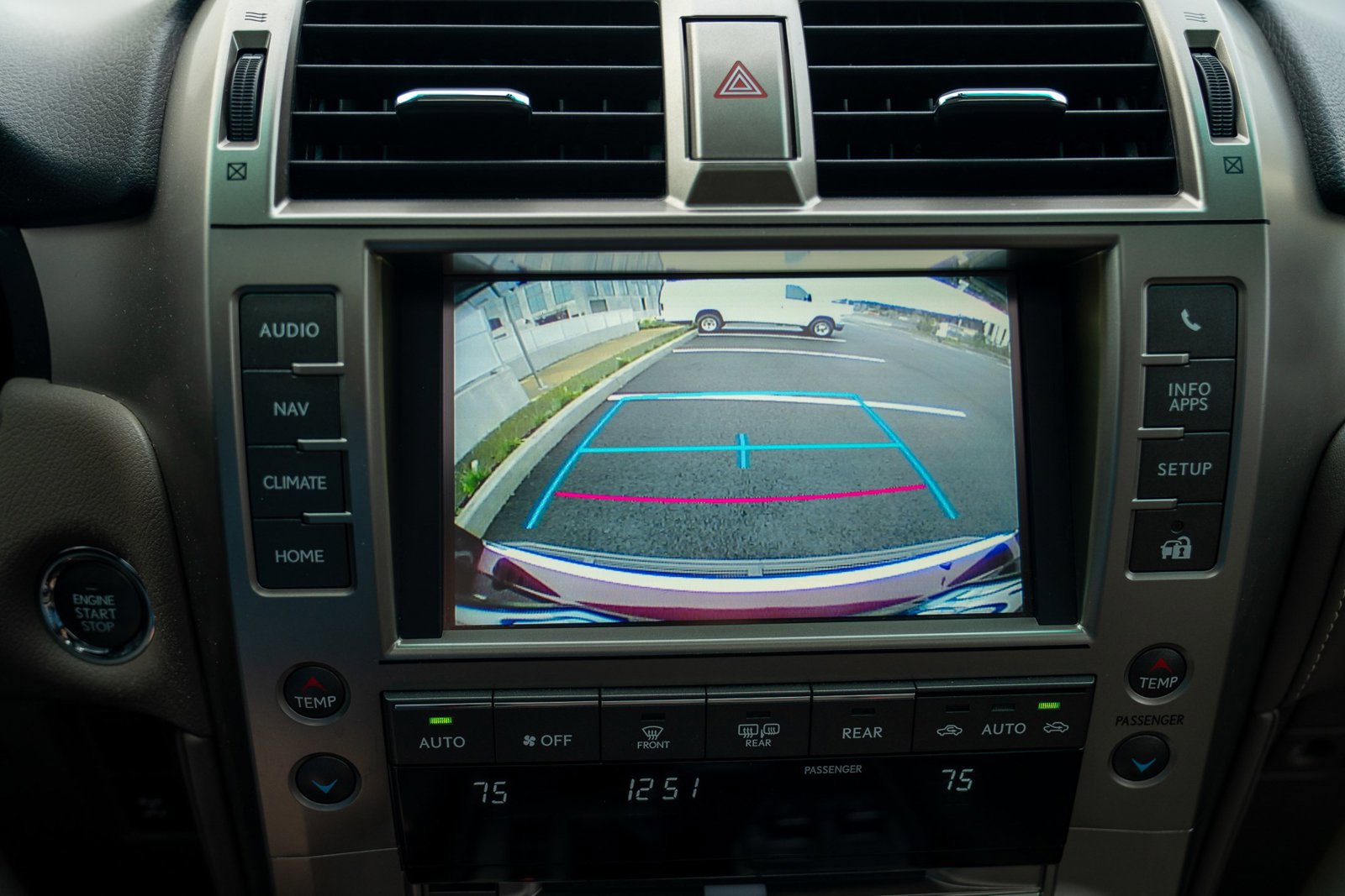 Used 2018 Lexus GX 460 image 17