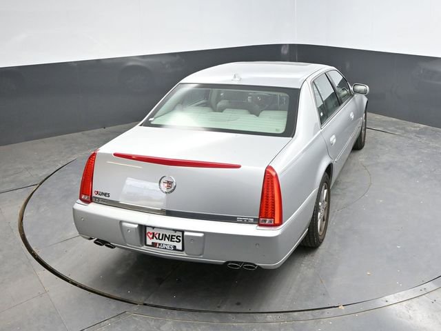 Used 2010 Cadillac DTS Luxury FWD image 36