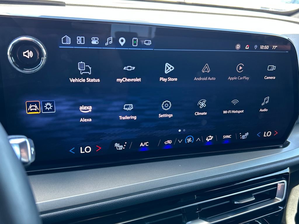 Used 2025 Chevrolet Traverse LT AWD/4WD image 12
