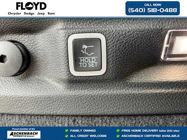 New 2025 Jeep Grand Cherokee L Overland w/ Luxury Tech Group IV image 31