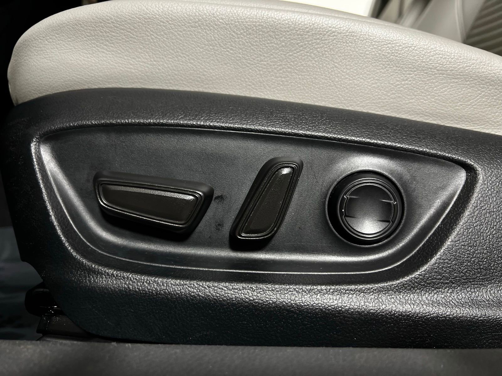 Used 2024 Toyota Camry SE image 14