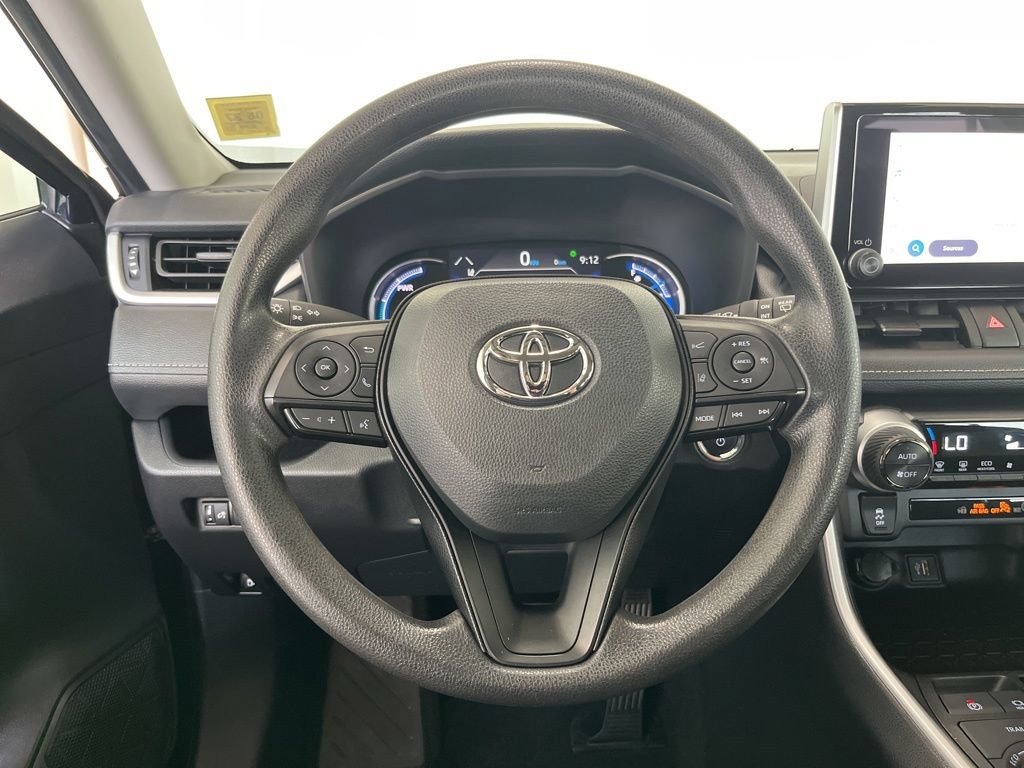 Used 2024 Toyota RAV4 XLE AWD/4WD image 5