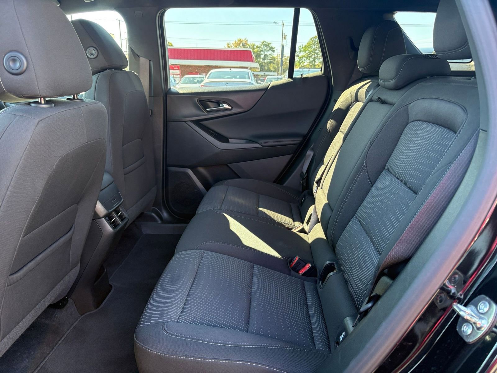 Used 2025 Chevrolet Equinox LT image 24