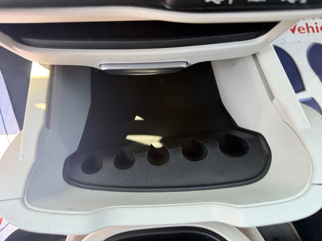 Certified 2024 Chrysler Pacifica Touring-L FWD image 37