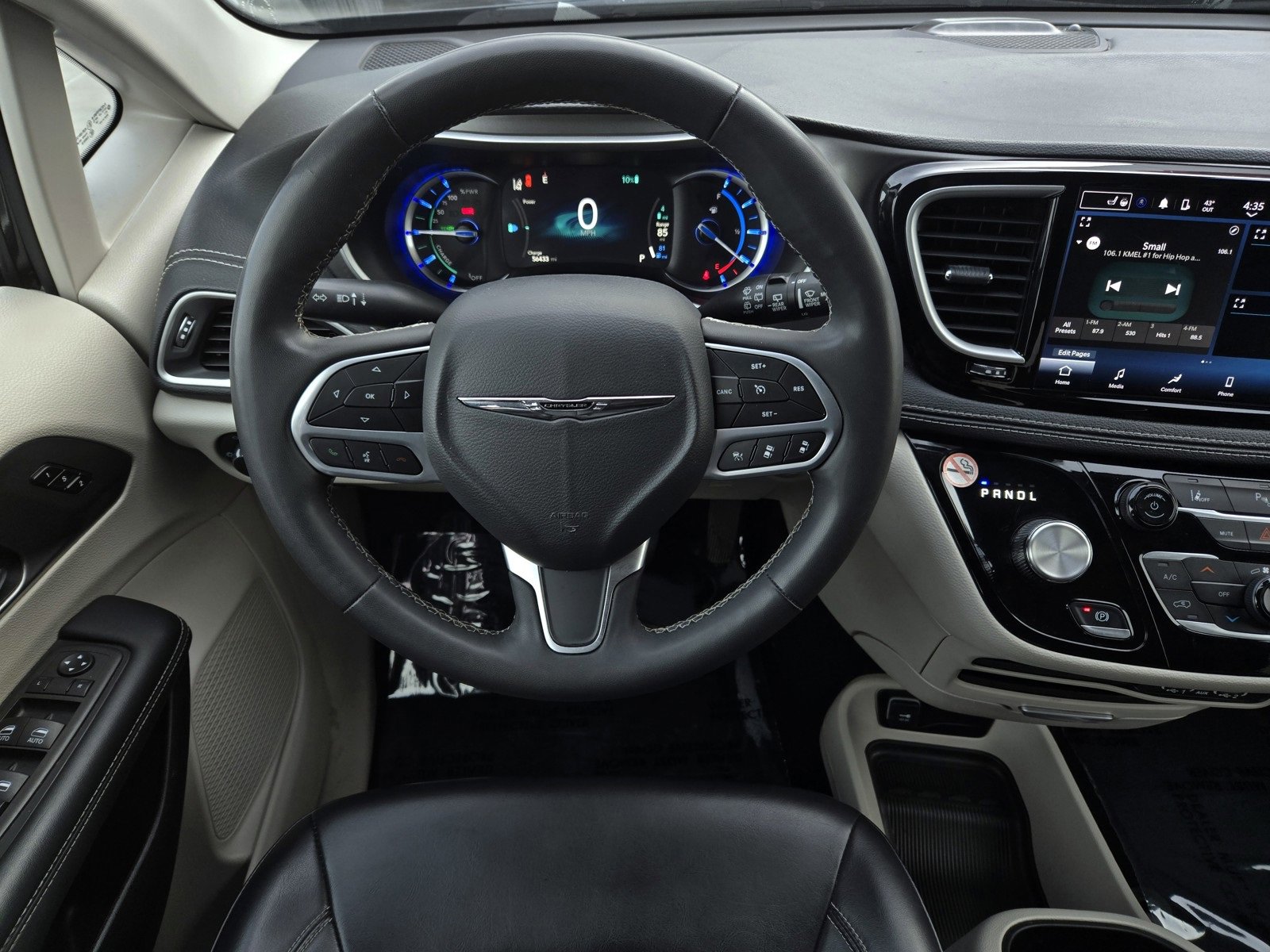 Used 2023 Chrysler Pacifica Touring-L image 12