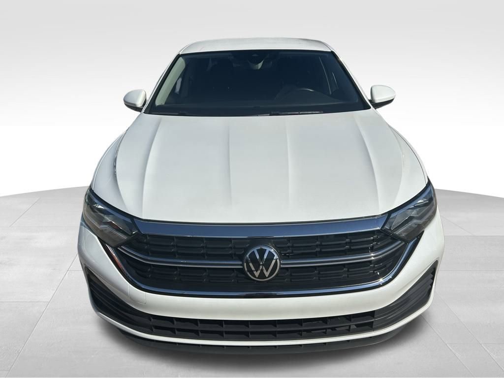 Used 2023 Volkswagen Jetta SE image 8