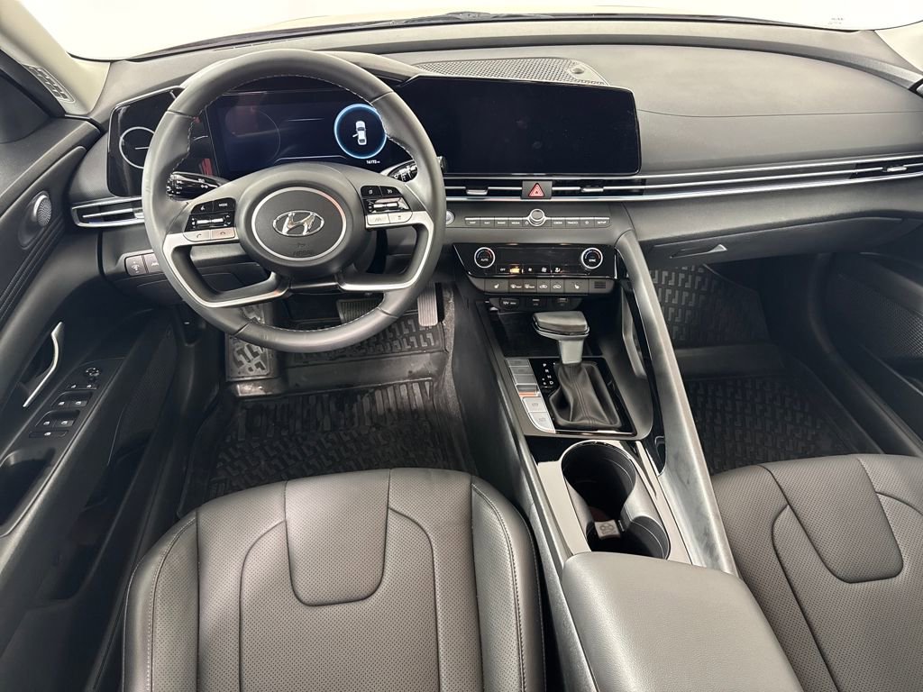 Certified 2023 Hyundai Elantra Limited FWD image 12