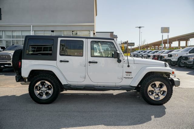 Used 2016 Jeep Wrangler Unlimited Sahara w/ Connectivity Group image 4