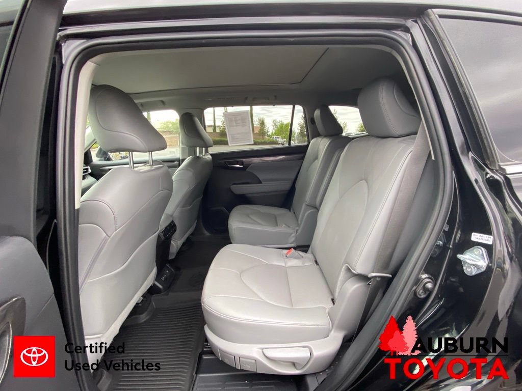 Certified 2024 Toyota Highlander Platinum AWD/4WD image 29