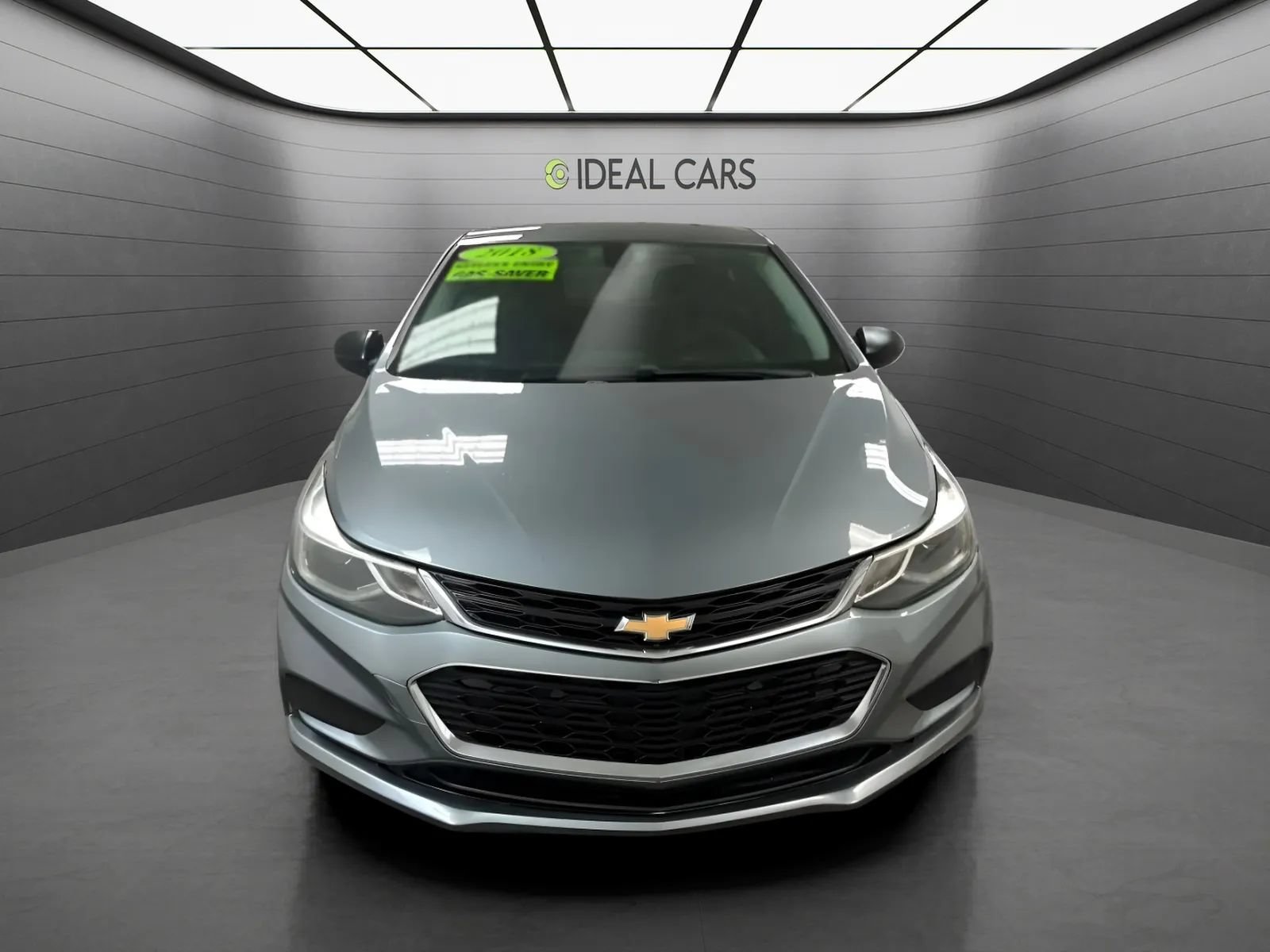Used 2018 Chevrolet Cruze LT FWD image 2