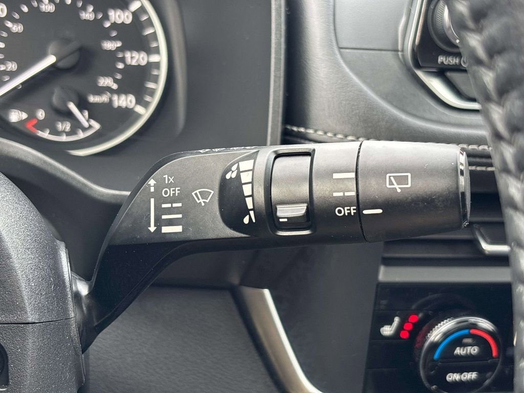 Used 2023 Nissan Rogue SV w/ SV Premium B Package image 30