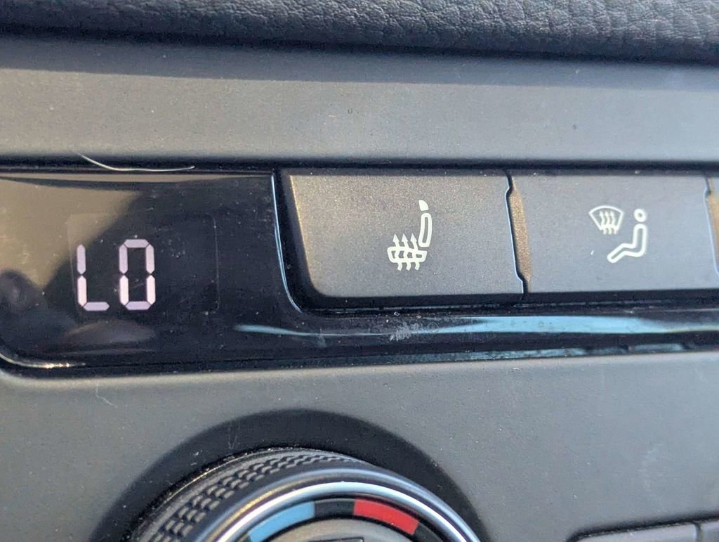 Used 2017 Volkswagen Tiguan SEL image 24