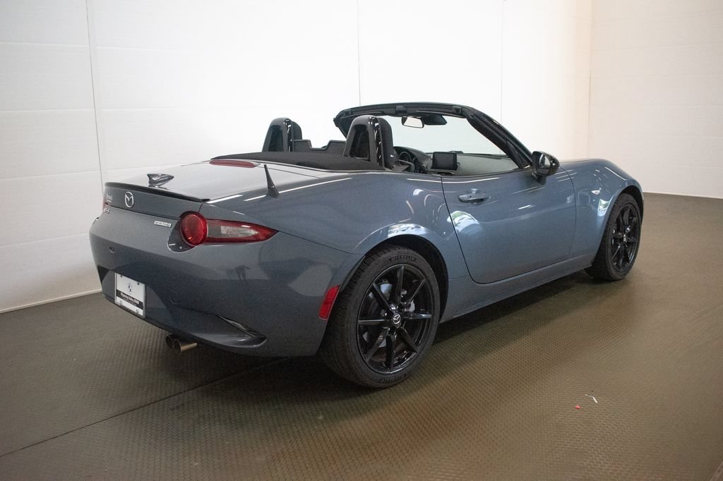 Used 2021 MAZDA MX-5 Miata Club RWD image 4