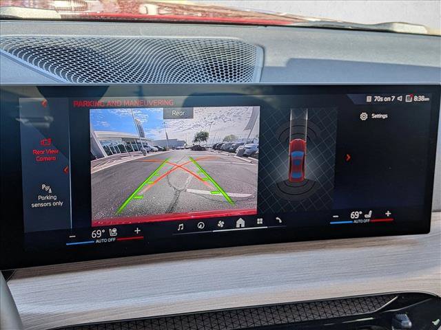 Used 2025 BMW 330i Sedan w/ M Sport Package RWD image 18