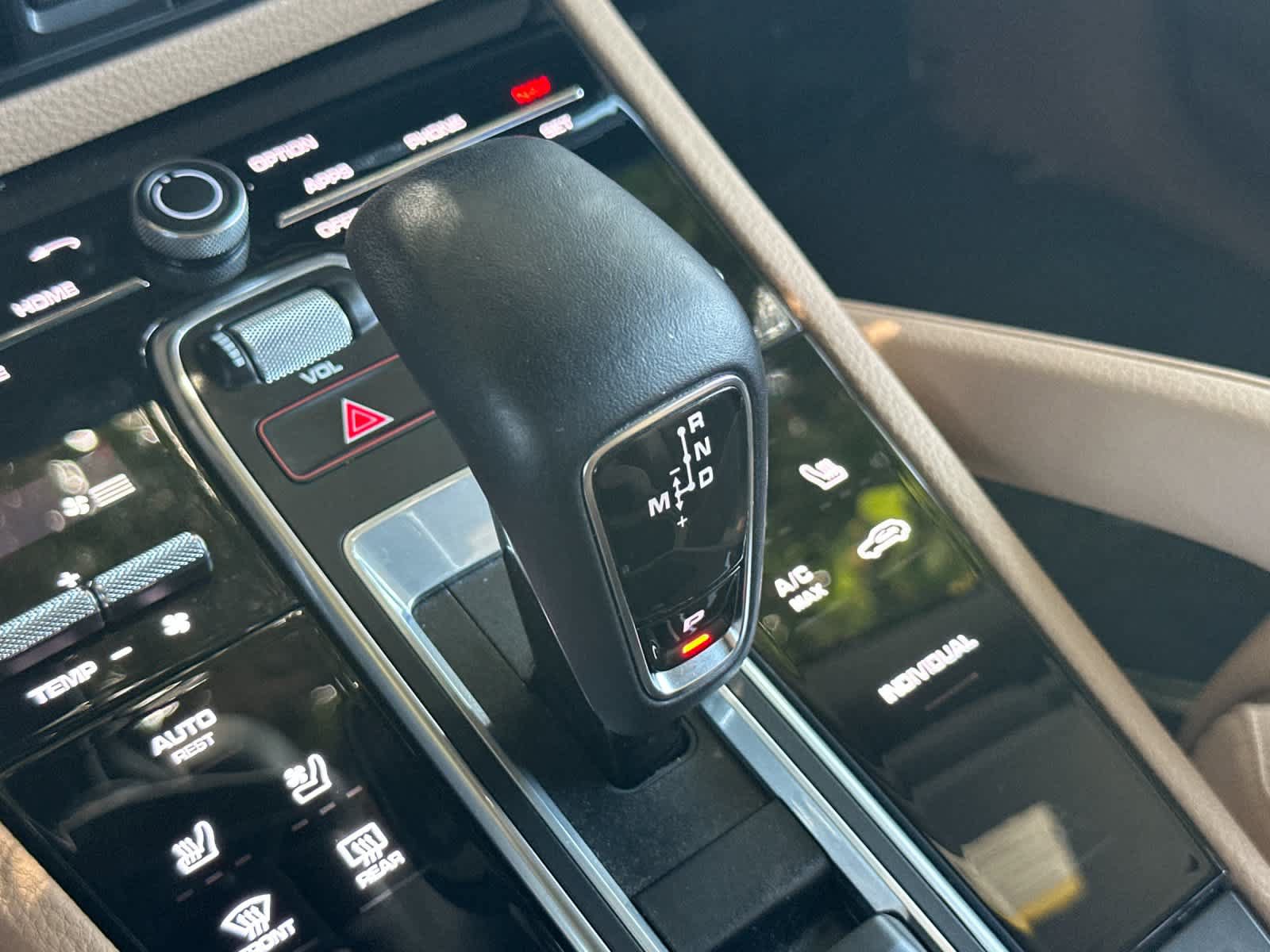 Certified 2023 Porsche Cayenne AWD/4WD image 25