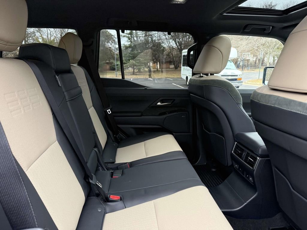 Used 2025 Lexus GX 550 Overtrail+ w/ Mark Levinson an image 16