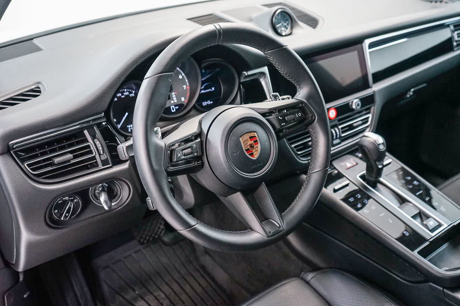 Certified 2026 Porsche Macan S AWD/4WD image 4