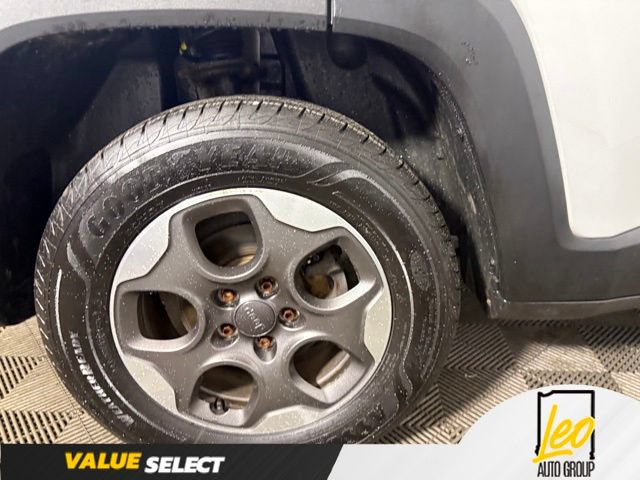 Used 2015 Jeep Renegade Sport w/ Power & Air Group FWD image 48