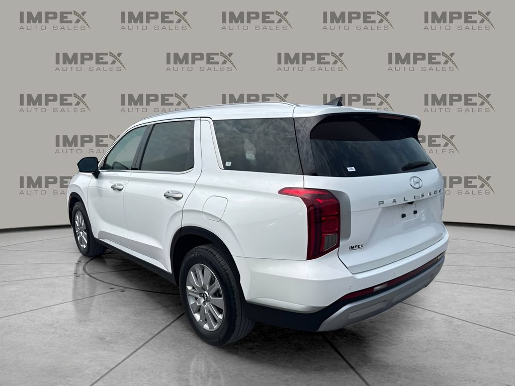 Used 2025 Hyundai Palisade SEL FWD image 2