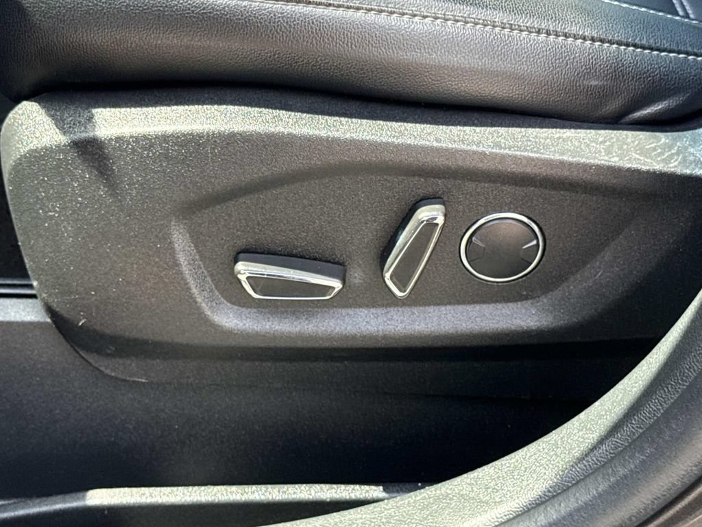 Used 2019 Ford Edge SEL w/ Equipment Group 201A AWD/4WD image 19