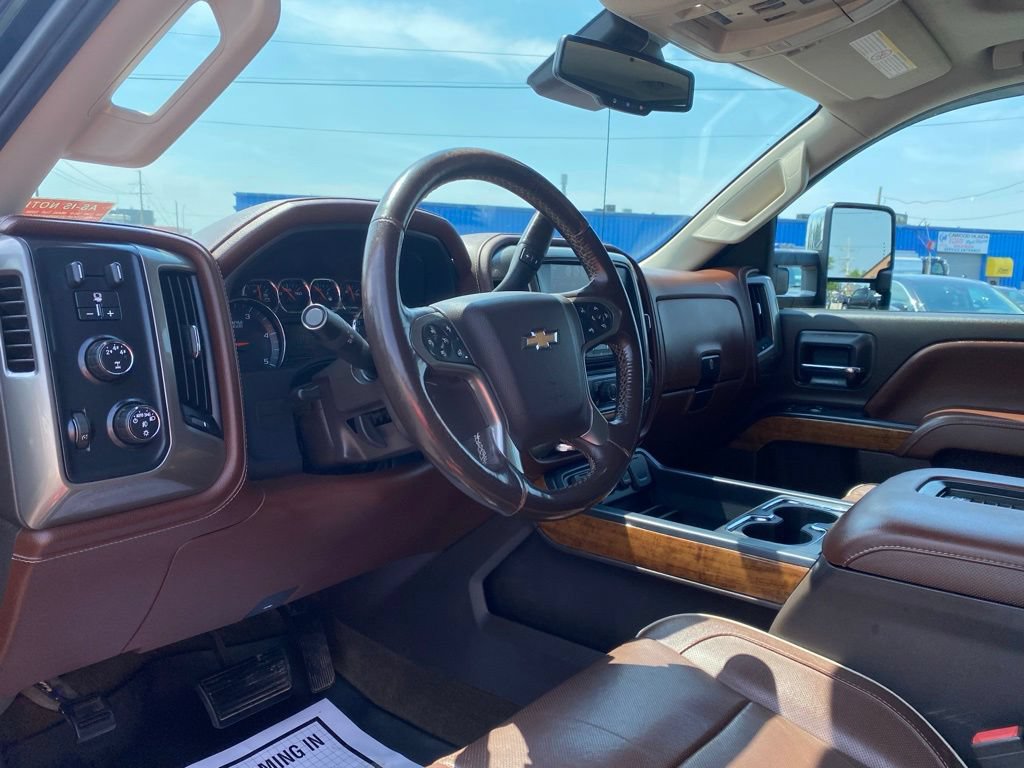 Used 2016 Chevrolet Silverado 2500 High Country w/ High Country Premium Package AWD/4WD image 9