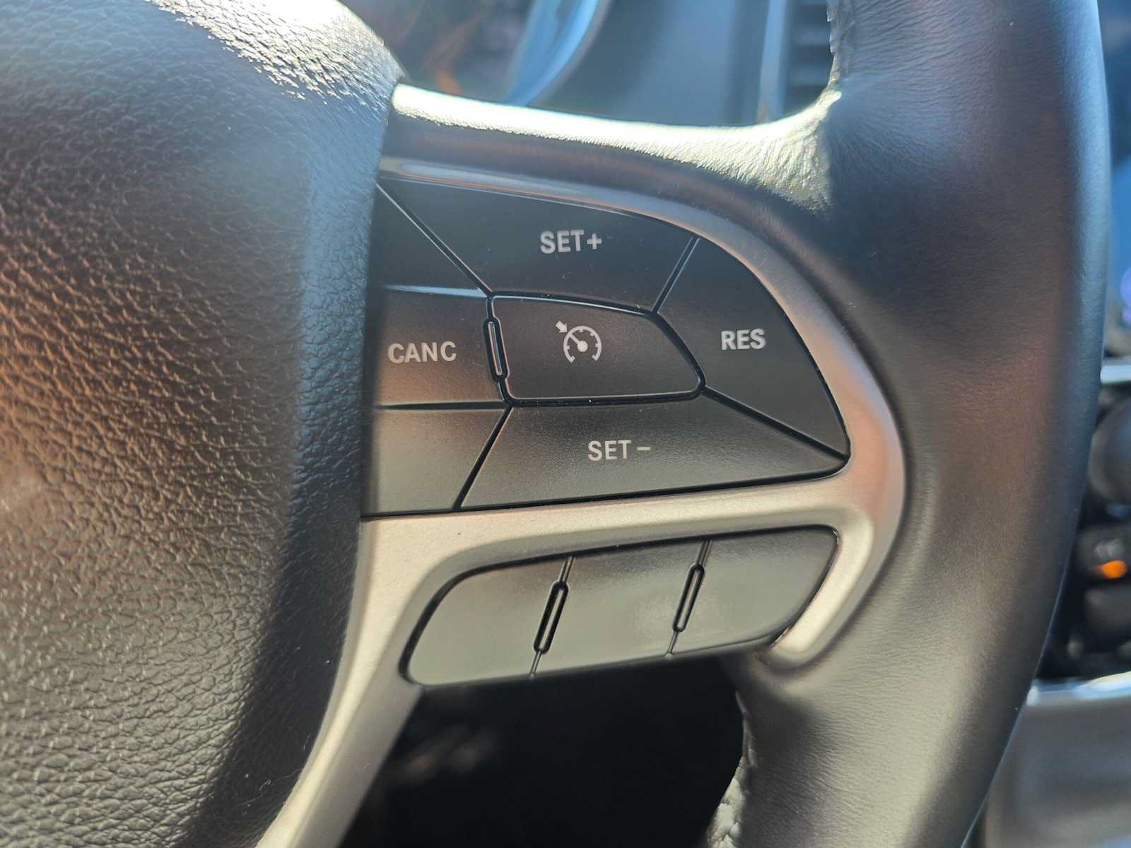 Used 2019 Jeep Grand Cherokee Limited w/ Luxury Group II AWD/4WD image 34