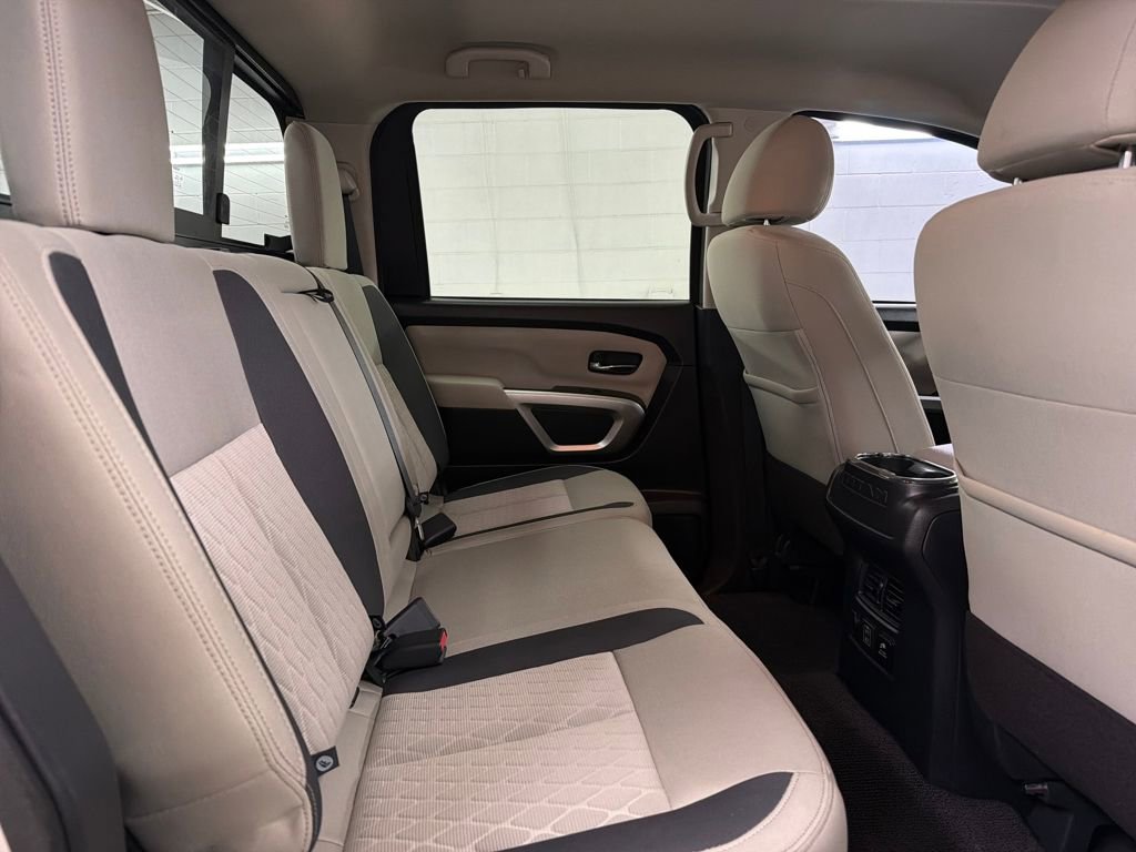Used 2023 Nissan Titan SV w/ SV Convenience Package RWD image 27
