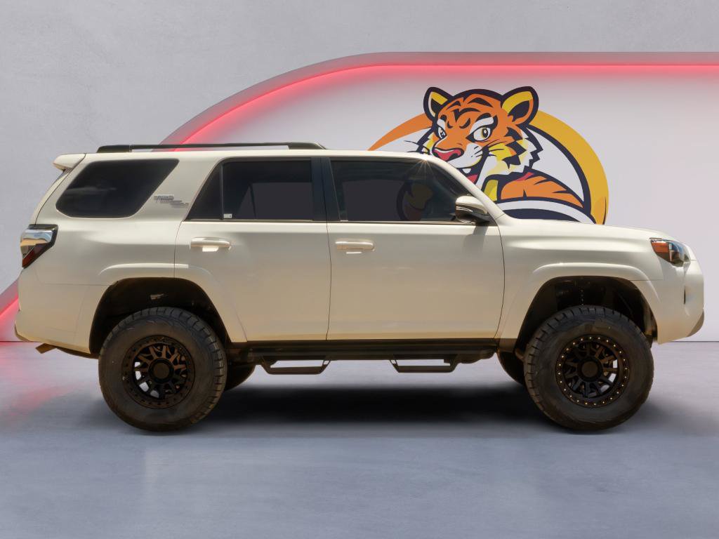 Used 2020 Toyota 4Runner TRD Off-Road Premium w/ Moonroof Package AWD/4WD image 4
