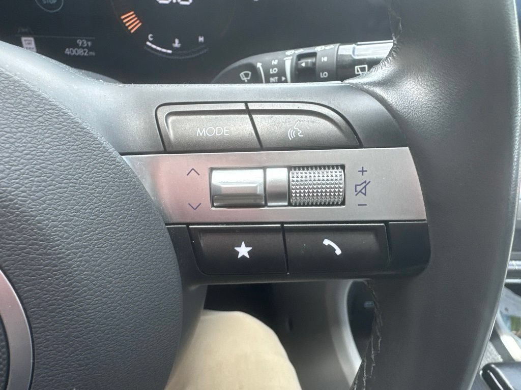 Used 2025 Hyundai Kona SEL FWD image 30