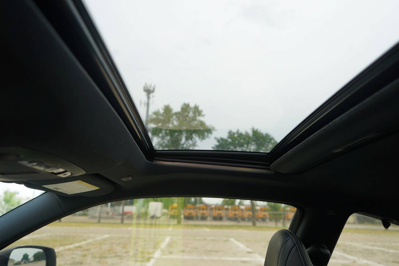 Used 2019 INFINITI Q60 3.0t Luxe AWD/4WD image 22