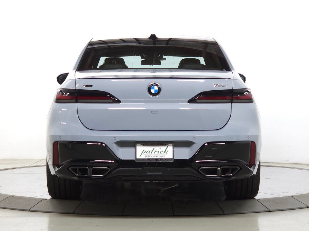 New 2026 BMW 760i xDrive w/ Executive Package image 7