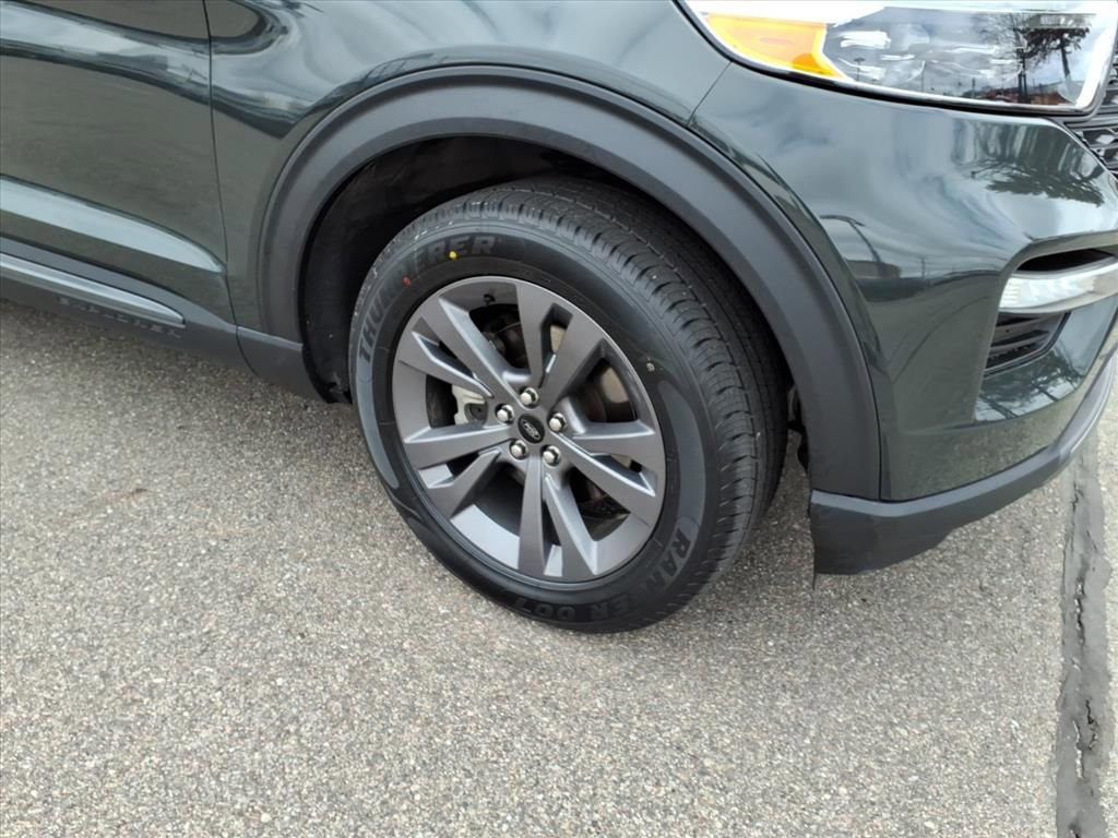 Certified 2023 Ford Explorer XLT w/ Equipment Group 202A image 5