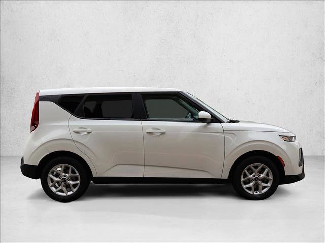 Used 2022 Kia Soul LX w/ Technology Package FWD image 5