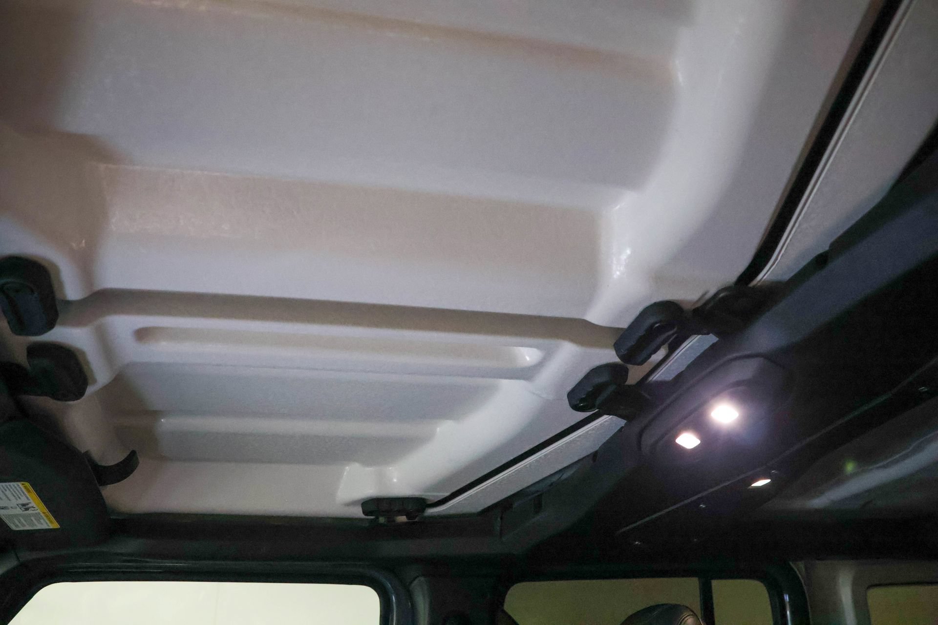 Used 2024 Jeep Wrangler Unlimited Rubicon w/ Dual Top Group AWD/4WD image 9