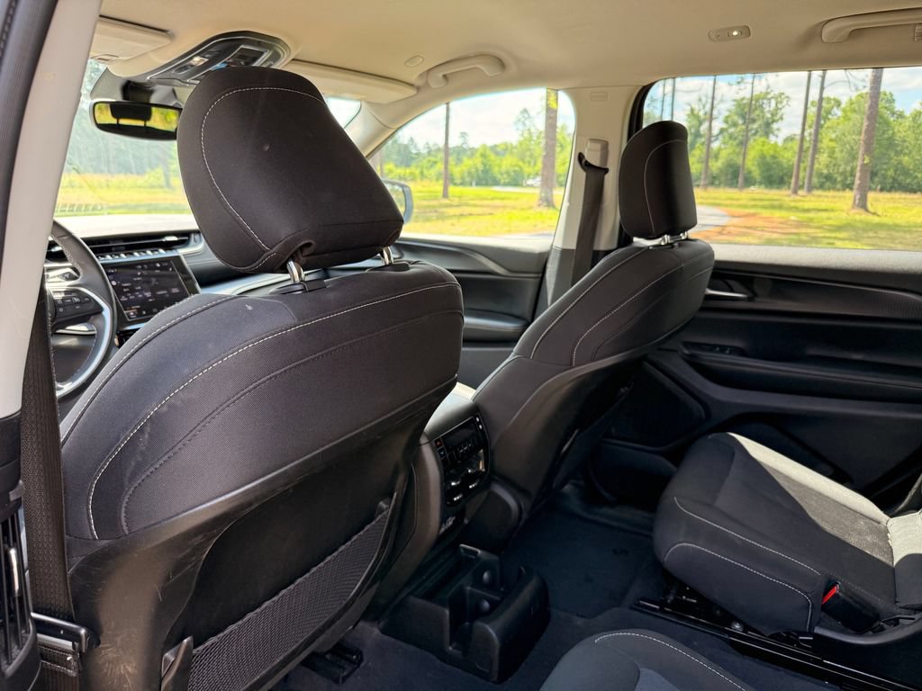 Used 2023 Jeep Grand Cherokee L Laredo AWD/4WD image 24