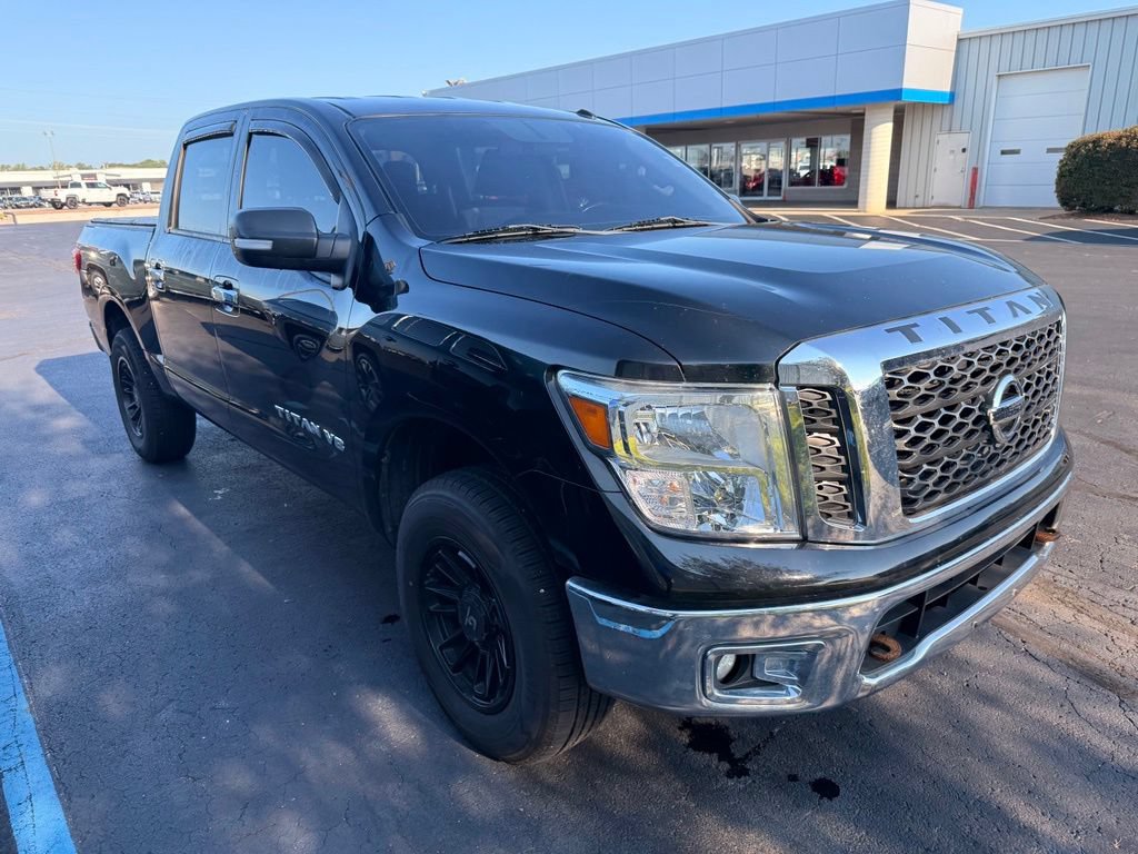 Used 2018 Nissan Titan 4x4 Crew Cab image 10