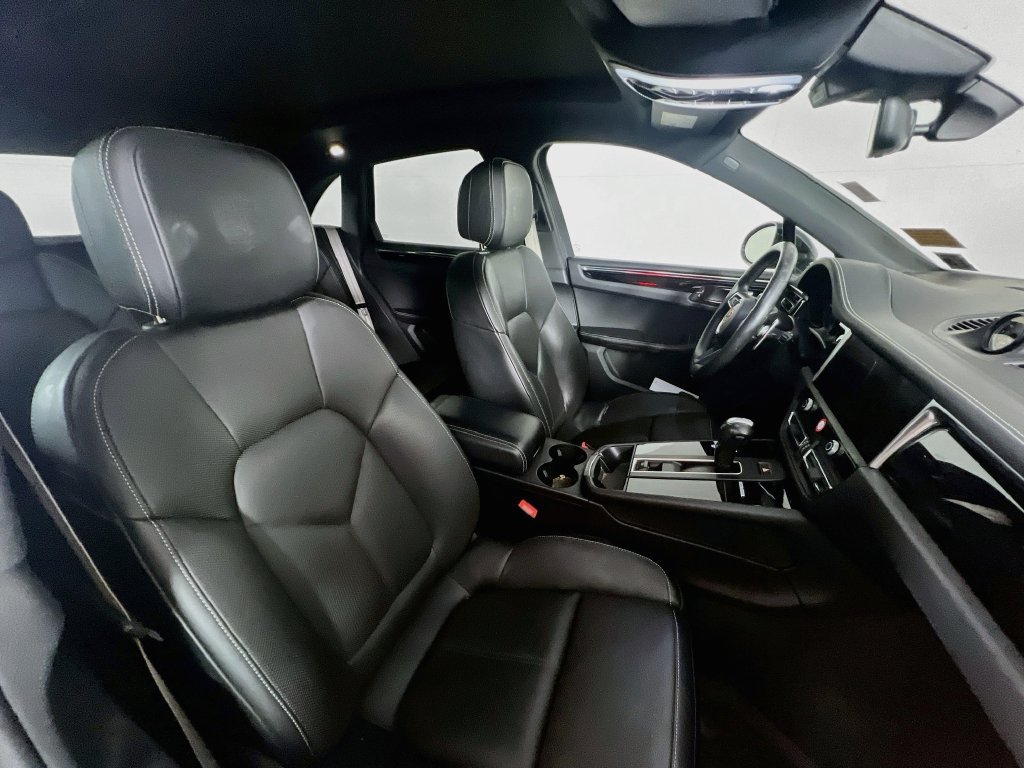 Certified 2024 Porsche Macan S AWD/4WD image 30